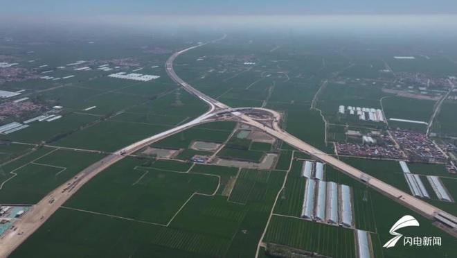 德州：临武高速进入路面基层施工阶段 400余名建设者坚守岗位